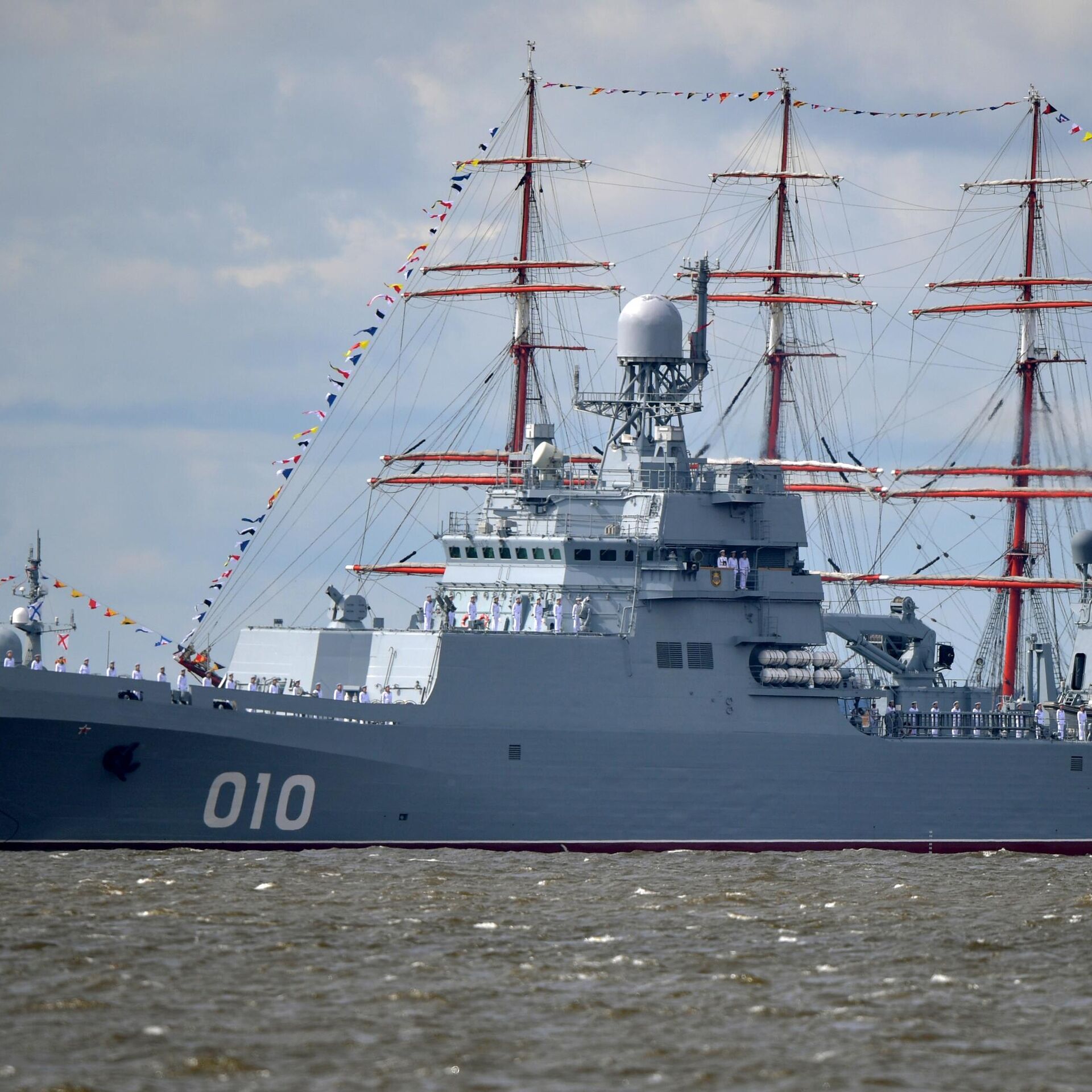 Rusia celebra el D a de la Armada con fastuosos desfiles navales a