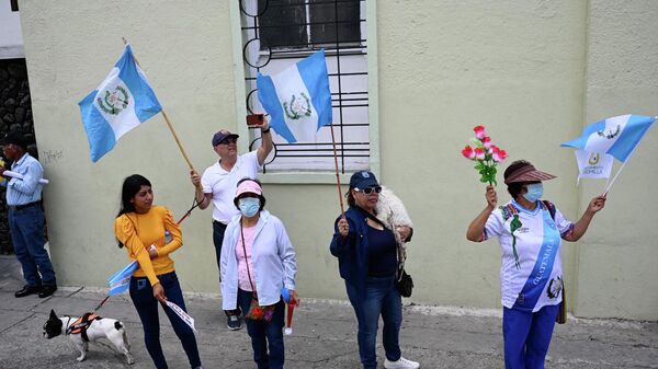 Ciudadanos de Guatemala protestan contra el poder judicial, al que acusan de crear una crisis electoral este 2023. - Sputnik Mundo