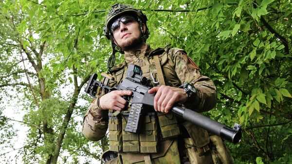 Militar de las Fuerzas Armadas rusas en la línea de Kupiansk - Sputnik Mundo