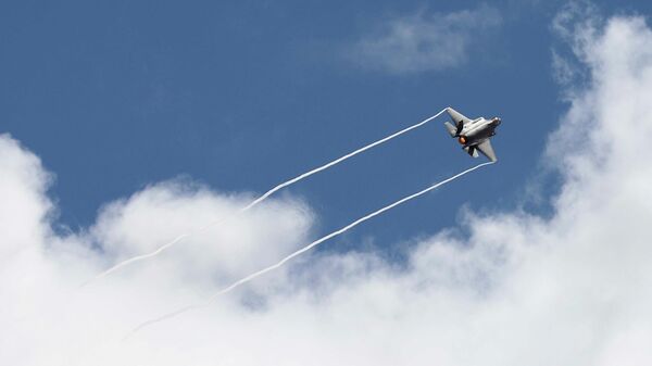 Aeronave de Estados Unidos sobrevolando aires sirios en 2020 - Sputnik Mundo