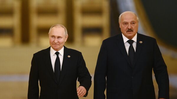 El presidente de Rusia, Vladímir Putin, y el presidente de Bielorrusia, Alexandr Lukashenko  - Sputnik Mundo