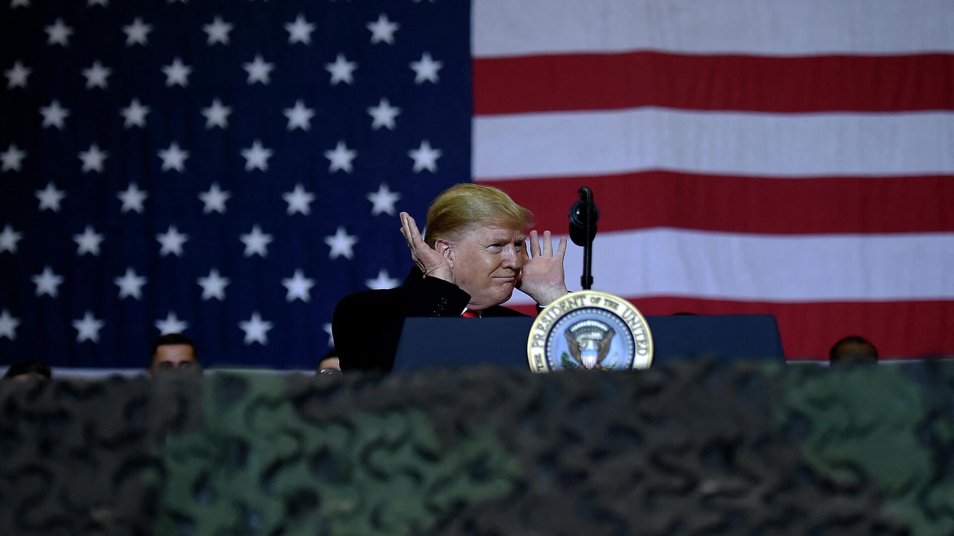 El expresidente de EEUU, Donald Trump, en el Campo Aéreo de Bagram, en Afganistán, en 2019 - Sputnik Mundo, 1920, 18.08.2023