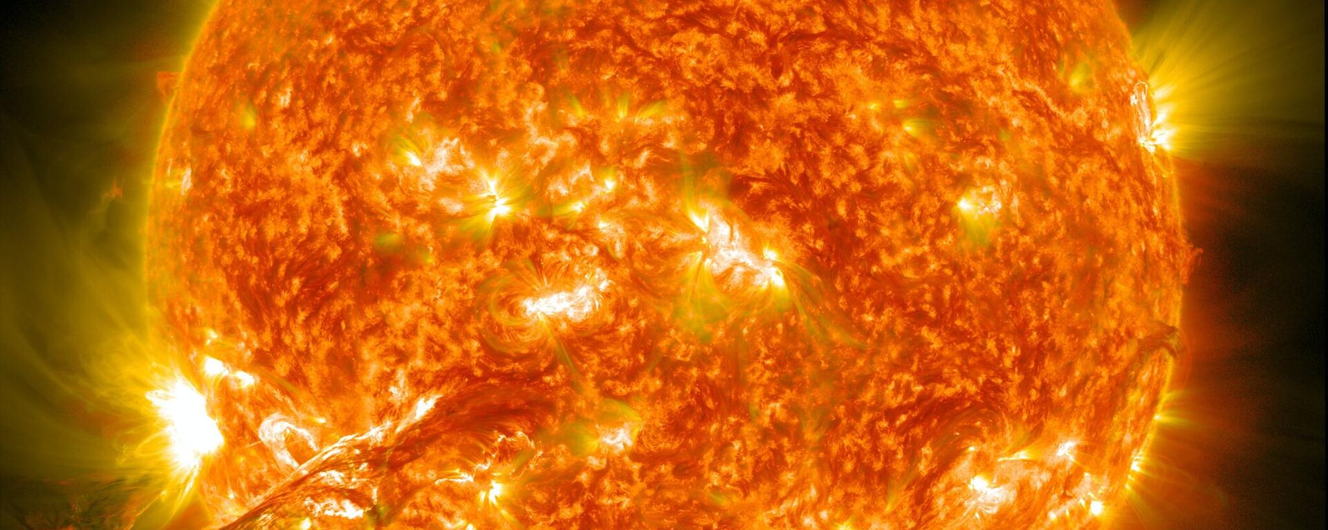 Солнечная магнитная буря 2024. Магнитные бури фото. О земле и космосе. Солнечные вспышки. Вспышки на солнце.