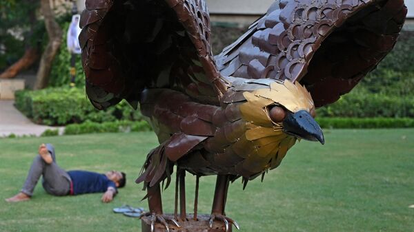 Скульптура национальной птицы Мексики беркута в Индии - Sputnik Mundo