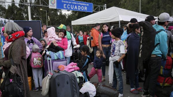 Migrantes en la frontera ecuatoriana - Sputnik Mundo