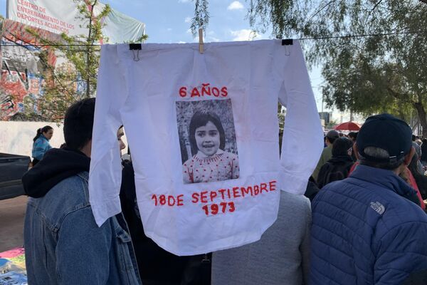Homenaje a las víctimas de la dictadura de Pinochet en el Estadio Nacional en Santiago - Sputnik Mundo