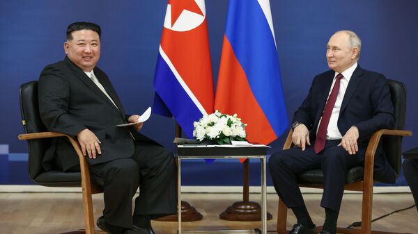 Los presidentes de Corea del Norte yu Rusia, Kim Jong-un y Vladímir Putin - Sputnik Mundo