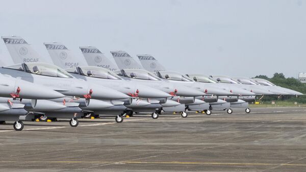Cazas de fabricación estadounidense F-16 en la isla de Taiwán - Sputnik Mundo