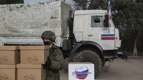 Entrega de la ayuda humanitaria por militares rusos en Nagorno Karabaj (archivo) - Sputnik Mundo