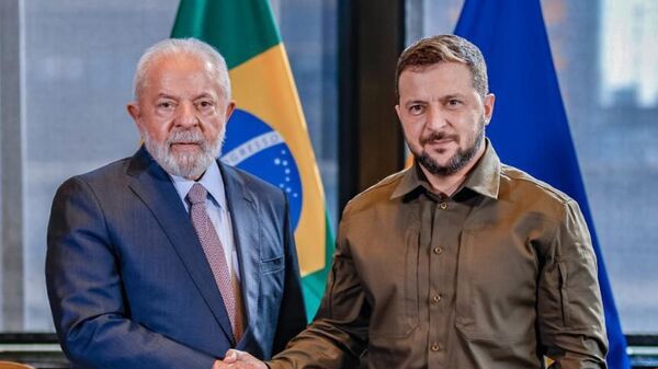 El presidente brasileño, Luiz Inacio Lula da Silva, y su par ucraniano, Volodímir Zelenski - Sputnik Mundo