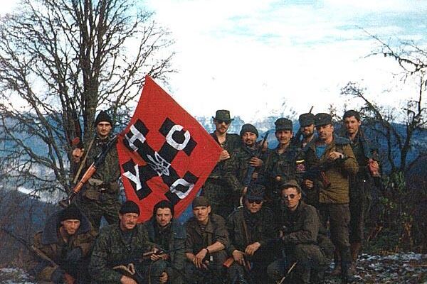 Voluntários ucranianos da organização nacionalista de extrema direita UNA - UNSO que lutaram ao lado da Geórgia, durante a guerra entre a Abkhazia e a Geórgia Voluntários ucranianos da organização nacionalista de extrema direita UNA - UNSO que lutaram ao lado da Geórgia durante a guerra entre a Abkhazia e a Geórgia - Sputnik World
