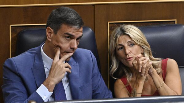 Los líderes del PSOE y Sumar, Pedro Sánchez y Yolanda Díaz - Sputnik Mundo