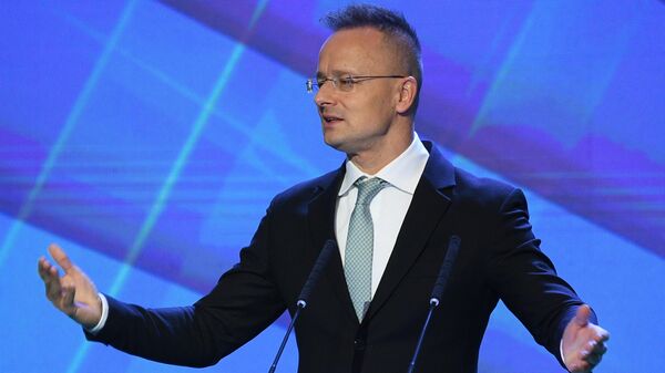 Peter Szijjarto, el ministro húngaro de Asuntos Exteriores y Comercio Exterior, interviene en la conferencia internacional en Minsk - Sputnik Mundo
