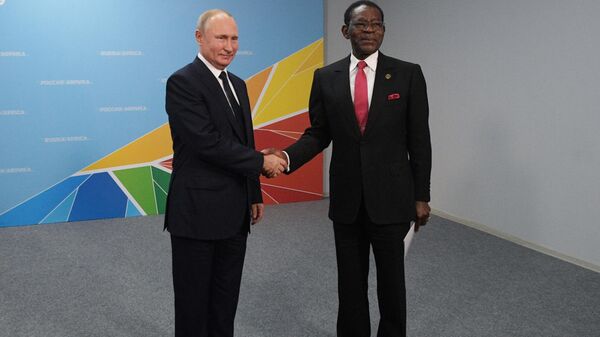 El mandatario ruso, Vladímir Putin, mantiene negociaciones con su homólogo de Guinea Ecuatorial, Teodoro Obiang Nguema Mbasogo, - Sputnik Mundo