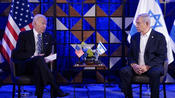 El presidente Joe Biden habla durante su reunión con el primer ministro israelí Benjamin Netanyahu - Sputnik Mundo