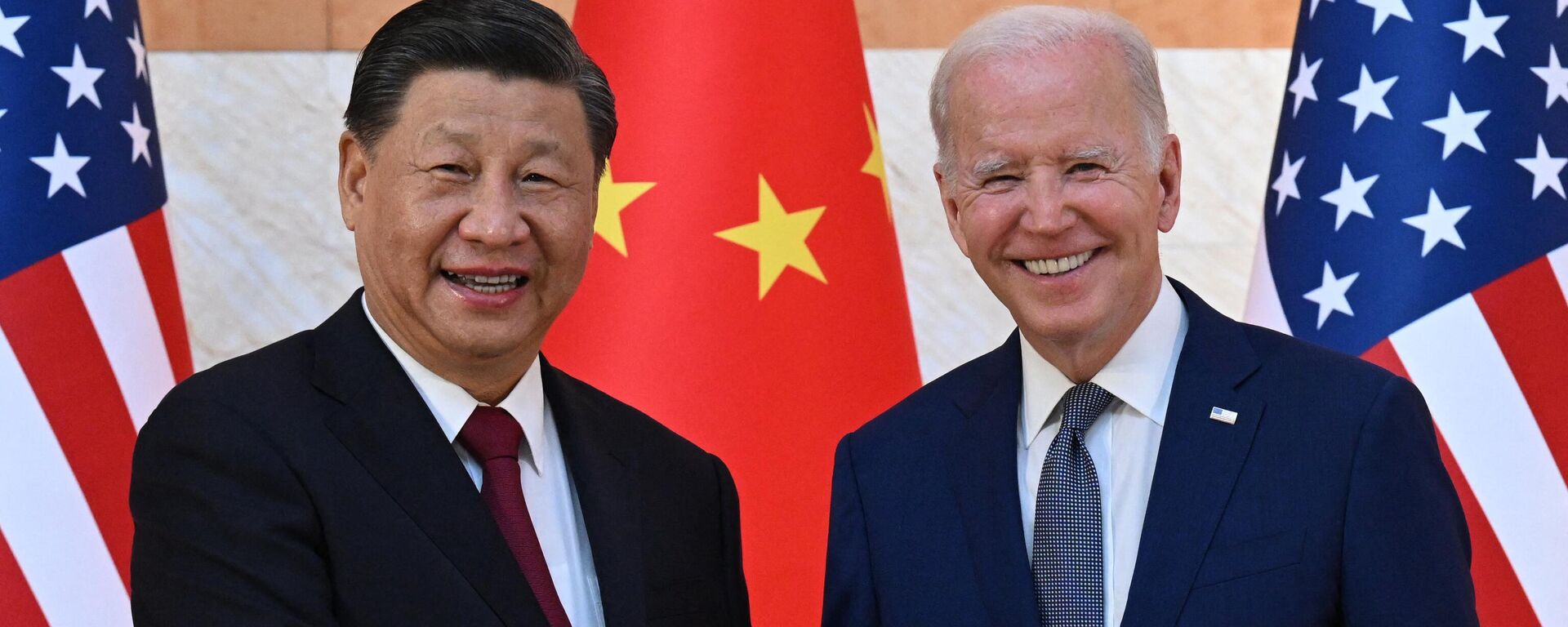 El presidente de China, Xi Jinping, y el presidente de EEUU, Joe Biden - Sputnik Mundo, 1920, 12.11.2023