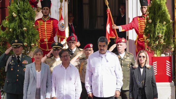 Nicolás Maduro y Gustavo Petro - Sputnik Mundo