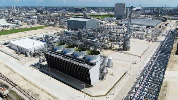 Empresas europeas de la industria petroquímica están mudando sus inversiones fuera de la UE. BASF, por ejemplo, desarrolla esta planta de amoniaco en la costa del golfo de México, en Estados Unidos.   - Sputnik Mundo