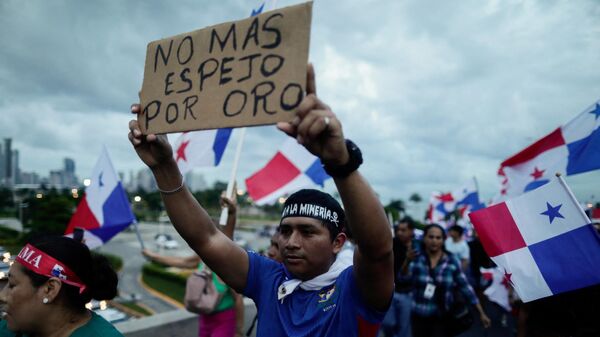 Protestas en Panamá en contra del contrato gubernamental con la minera canadiense First Quantum  - Sputnik Mundo