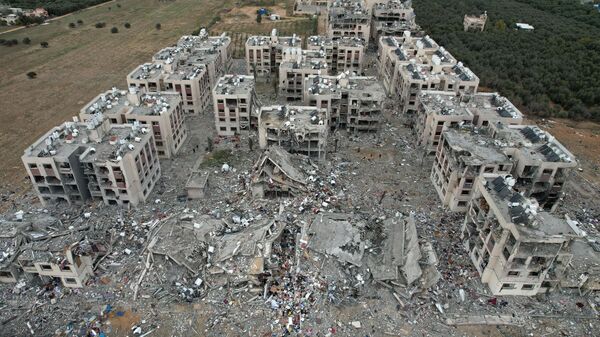 Una vista aérea de la destrucción tras los ataques israelíes en Gaza. - Sputnik Mundo