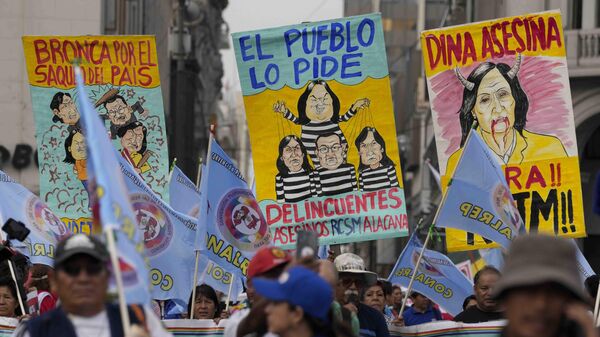 Manifestantes peruanos protestan contra Dina Boluarte  - Sputnik Mundo