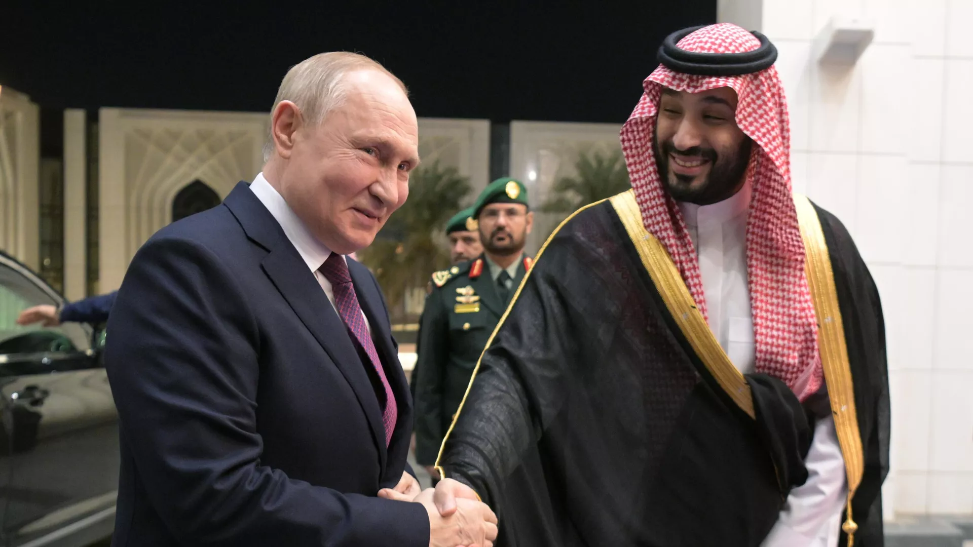 El presidente de Rusia, Vladímir Putin, y el príncipe heredero saudí, Mohamed bin Salman - Sputnik Mundo, 1920, 11.12.2023