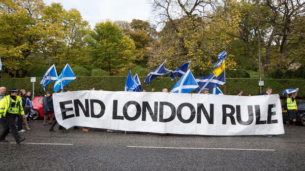 Desfile en Edimburgo a favor de la independencia de Escocia - Sputnik Mundo