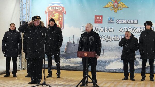 El presidente ruso, Vladímir Putin, inaugura dos submarinos de propulsión nuclear en la base naval de Severodvinsk - Sputnik Mundo