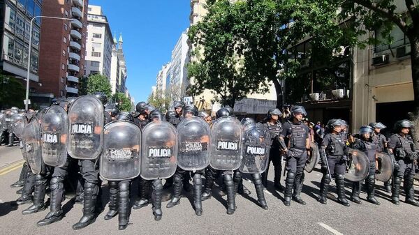 Marcha por el 22⁰ aniversario del Argentinazo en el centro de la Ciudad de Buenos Aires - Sputnik Mundo