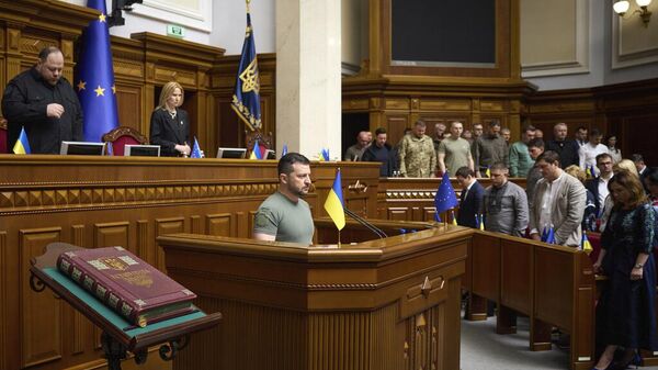El presidente de Ucrania, Volodímir Zelenski, en una sesión del Parlamento ucraniano en Kiev, el 28 de junio de 2023. - Sputnik Mundo
