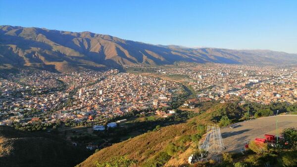La ciudad de Cochabamba vista desde el mirador del Cristo de la Concordia en mayo de 2023 - Sputnik Mundo