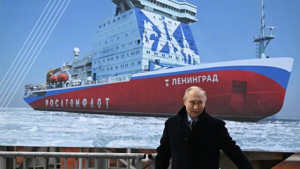 El presidente ruso, Vladímir Putin, autorizó el comienzo de la construcción del nuevo rompehielos nuclear Leningrad - Sputnik Mundo