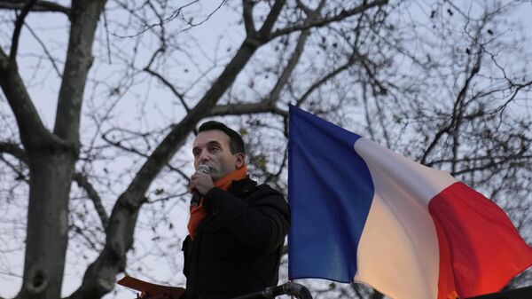 Florian Philippot, el líder del partido francés Los Patriotas - Sputnik Mundo