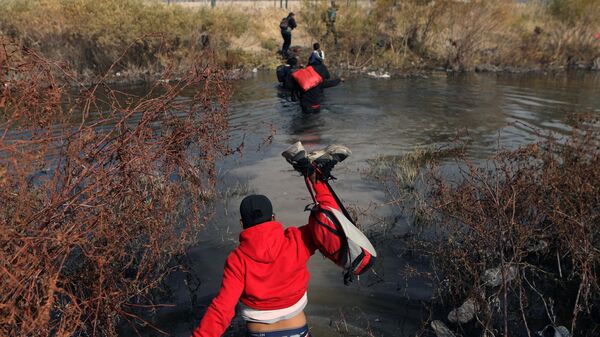 La crisis migratoria en la frontera entre México y Estados Unidos es uno de los temas álgidos en la región. - Sputnik Mundo
