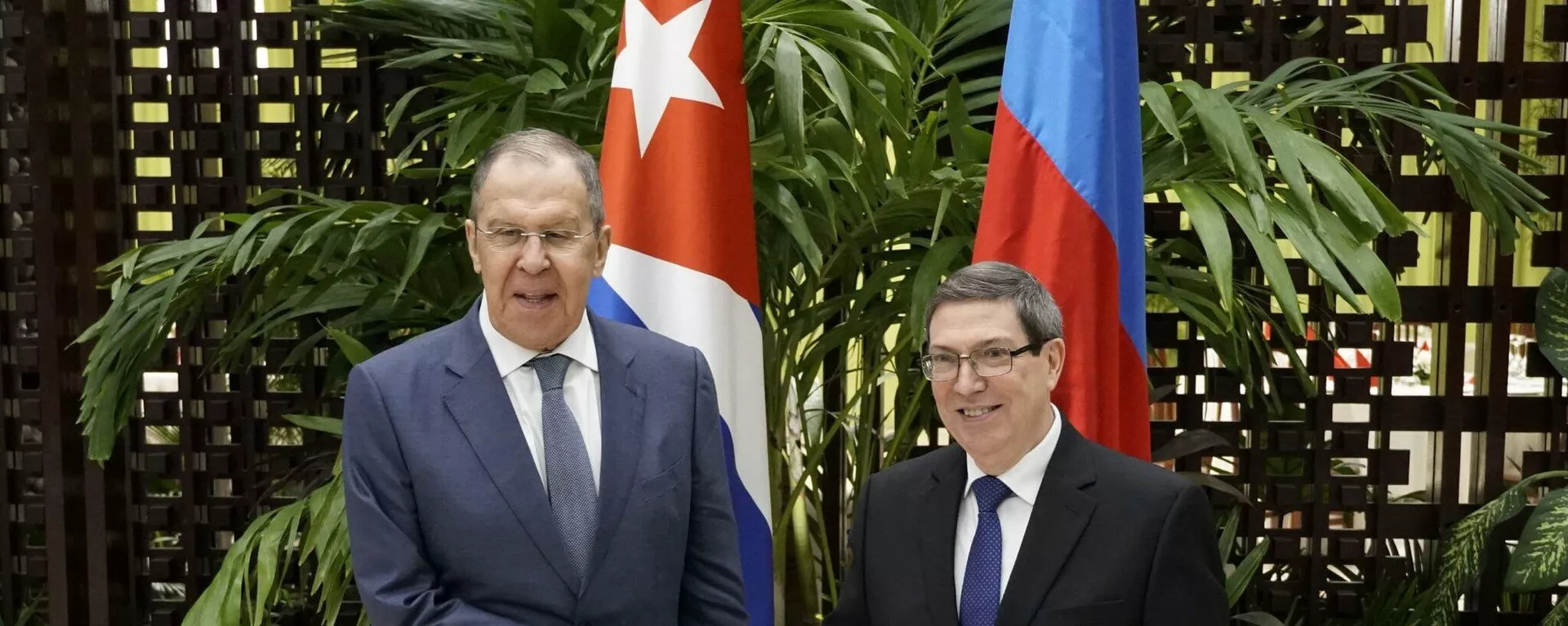 El canciller ruso, Serguéi Lavrov, y el canciller cubano, Bruno Rodríguez  - Sputnik Mundo, 1920, 19.02.2024