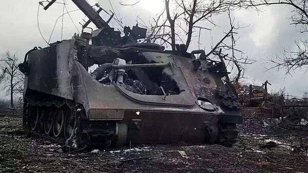 Un vehículo blindado М113 de las FFAA de Ucrania, destruido durante los combates en Avdéyevka - Sputnik Mundo