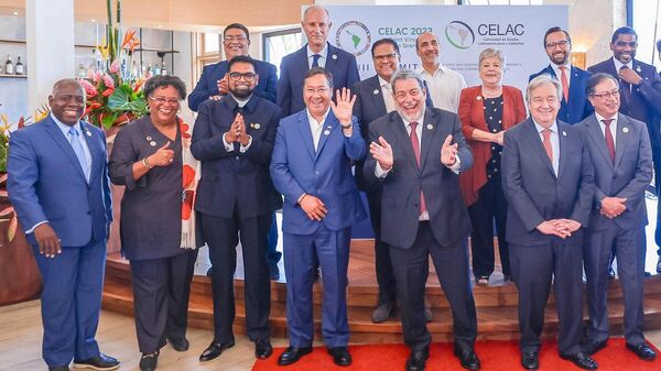 Líderes de América Latina en la VIII cumbre de la CELAC en San Vicente y las Granadinas. - Sputnik Mundo