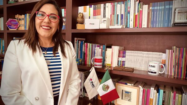 La consejera del Instituto Nacional Electoral (INE) de México, Claudia Zavala. - Sputnik Mundo