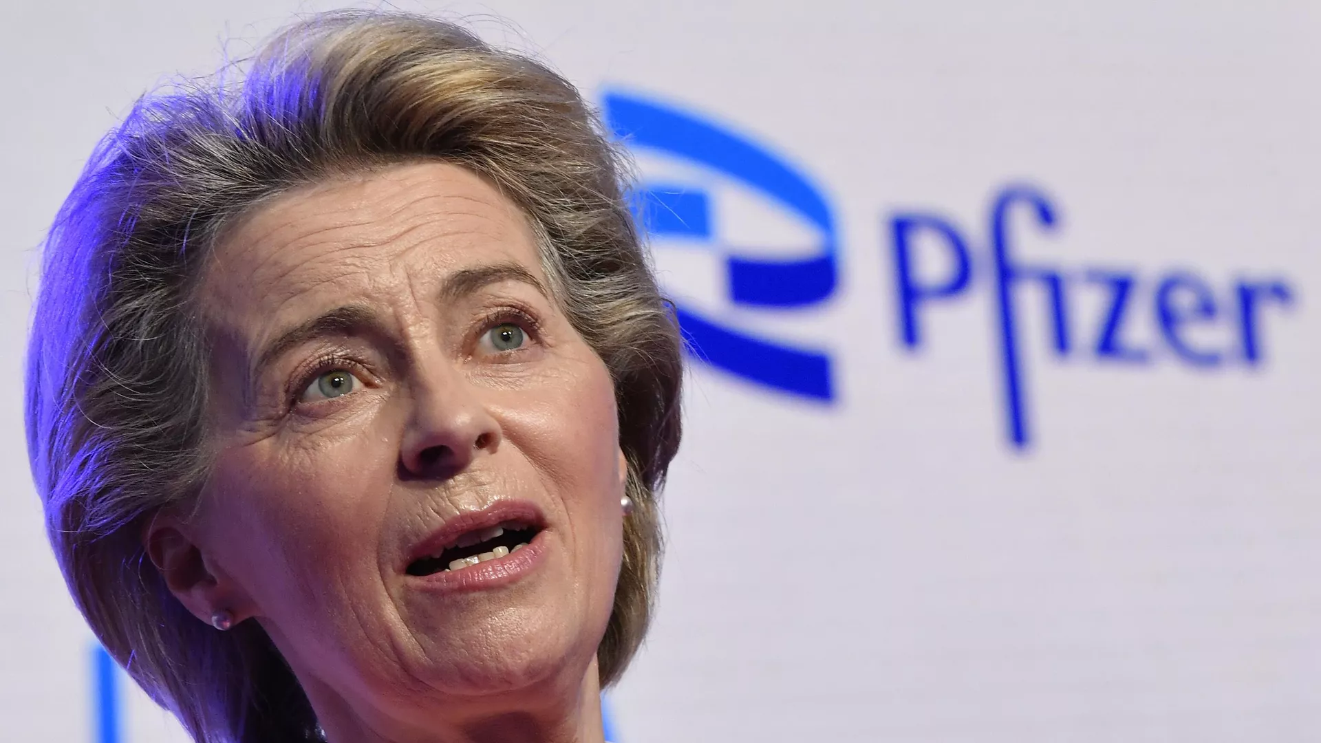 La presidenta de la Comisión Europea, Ursula von der Leyen, durante una visita a la empresa farmacéutica Pfizer - Sputnik Mundo, 1920, 01.04.2024