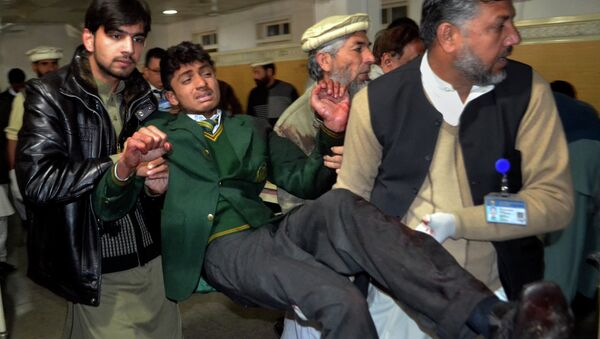 Ataque talibán a una escuela en la ciudad de Peshawar - Sputnik Mundo