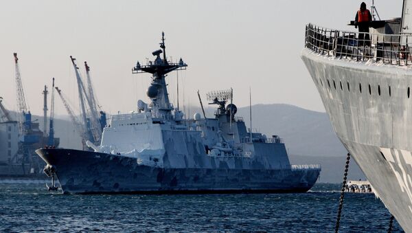 Destructor portamisiles surcoreano Choe Yeong en el puerto de Vladivostok - Sputnik Mundo