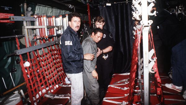 Detención de Manuel Noriega por los agentes de la Administración para el Control de Drogas de EEUU (1990) - Sputnik Mundo