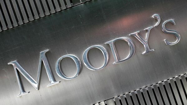 Moody's Investors Service said Tuesday it had downgraded to Baa2 from Baa1 the foreign currency rating of Russia's energy giant - Sputnik Mundo