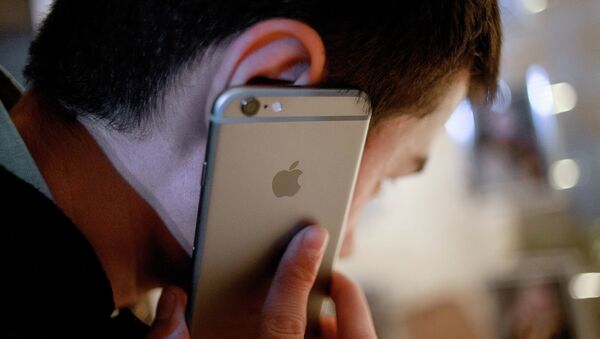 Apple desbanca a la competencia en el mercado de smartphones ruso - Sputnik Mundo