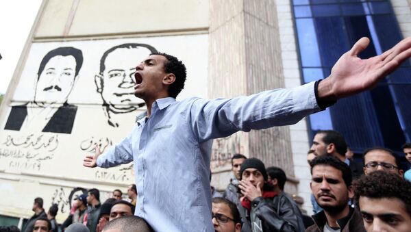 Once muertos en Egipto durante disturbios en el aniversario de sublevación contra Mubarak - Sputnik Mundo
