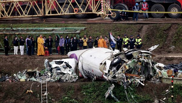 Wreckage of TransAsia Airways plane Flight GE235 - Sputnik Mundo