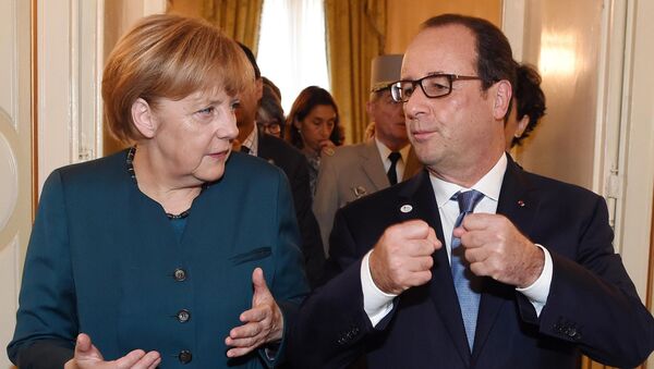 Canciller de Alemania, Angela Merkel, y el presidente de Francia, François Hollande - Sputnik Mundo