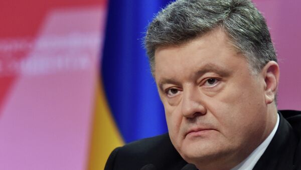 Ukrainian President Petro Poroshenko gives a news conference in Kiev on the year's results - Sputnik Mundo