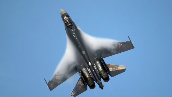 Un caza ruso Su-35 - Sputnik Mundo