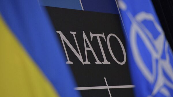 Banderas de Ucrania y la OTAN - Sputnik Mundo